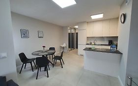 Apartament De Lux Apart 45 Grabiszynska