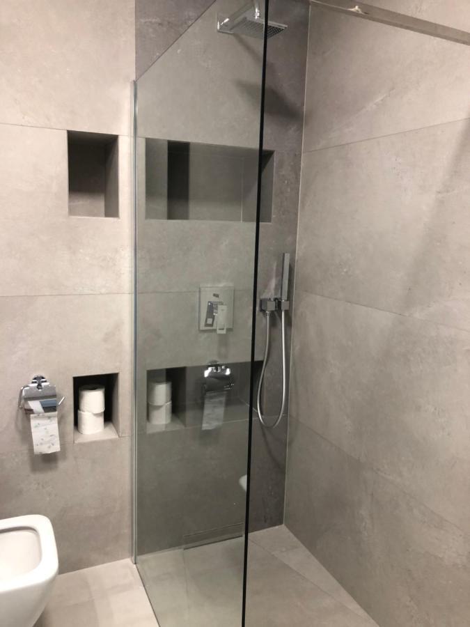 Apartament De Lux Apart 45 Grabiszynska Vratislav Exteriér fotografie
