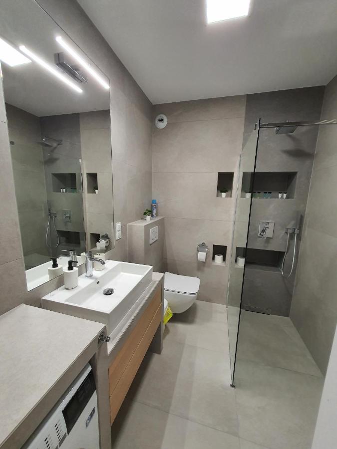 Apartament De Lux Apart 45 Grabiszynska Vratislav Exteriér fotografie